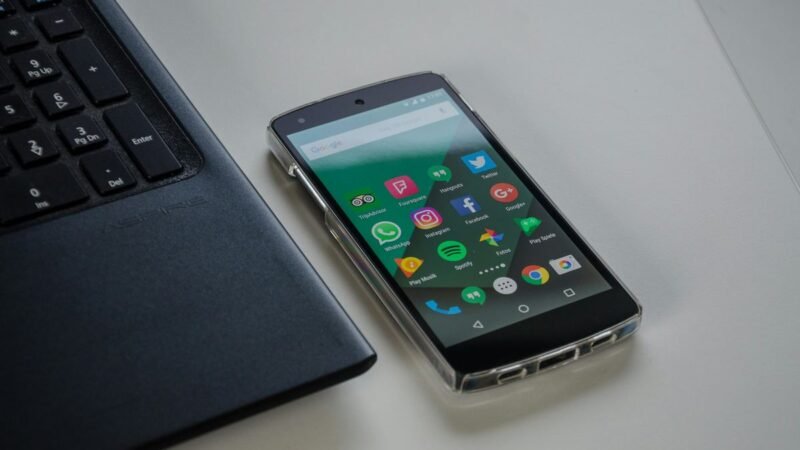 Como vender pelo WhatsApp: O guia completo para 2025