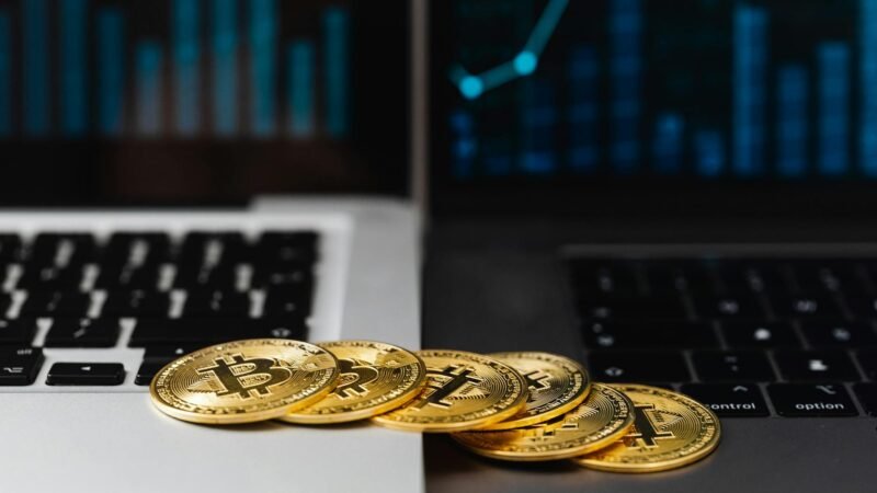 Blockchain e Criptomoedas no Brasil: O Guia Completo para Entender e Investir com Segurança