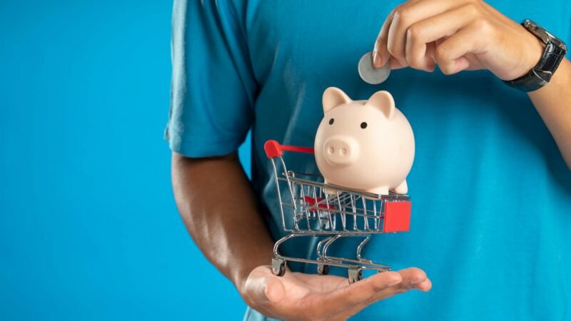 Como Economizar Dinheiro no Fim do Mês: Guia Definitivo para Otimizar Gastos Correntes