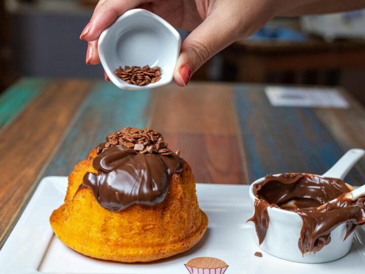 O Guia Definitivo: Como Fazer o Bolo de Cenoura com Cobertura de Chocolate Perfeito e Irresistível