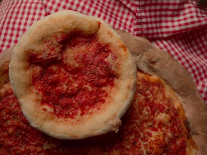 Massa de Pizza Caseira Fininha e Crocante: O Guia Definitivo para a Pizza Perfeita