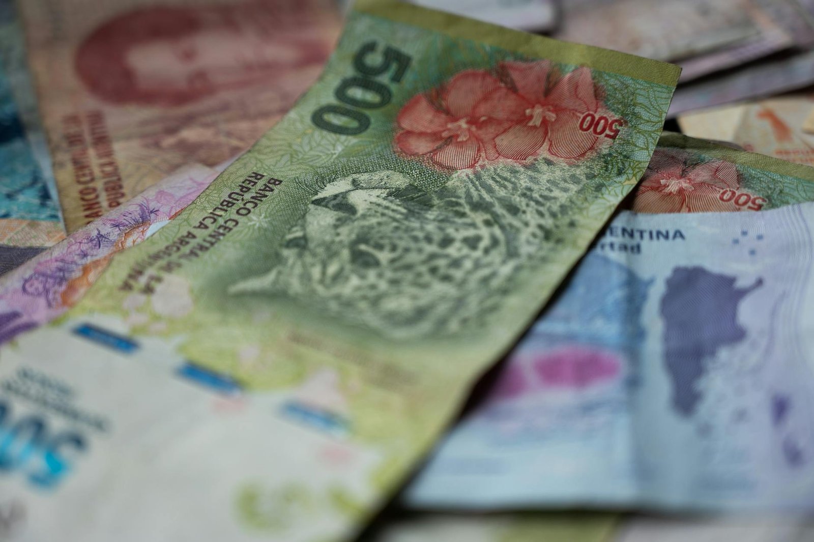 Nome Limpo e Sem Dívidas: O Guia Completo para Negociar com Bancos e Sair do SPC/Serasa Rapidamente