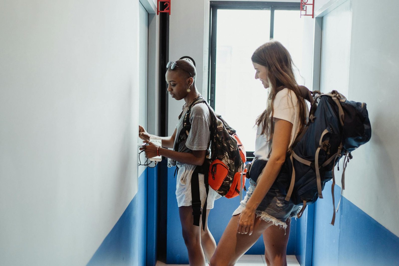 Como se Hospedar Bem e Gastar Pouco: Guia Completo para Viajantes Inteligentes em Hostels e Airbnbs