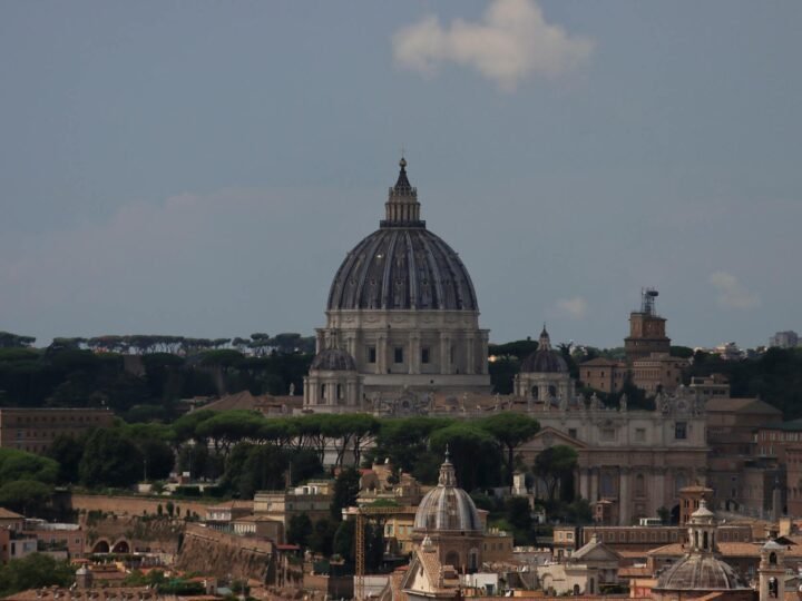 O Que o Mundo Busca sobre o Papa? Curiosidades Inesperadas e Relevantes