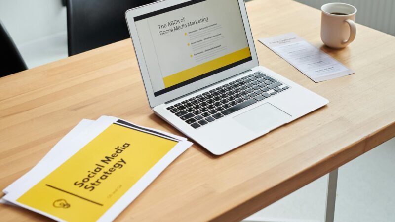 Marketing Digital Descomplicado: Guia Essencial para Pequenas Empresas Iniciantes