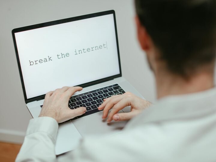 Internet Lenta Nunca Mais: Dicas Essenciais para Turbinar a Velocidade da Sua Conexão em Casa Facilmente