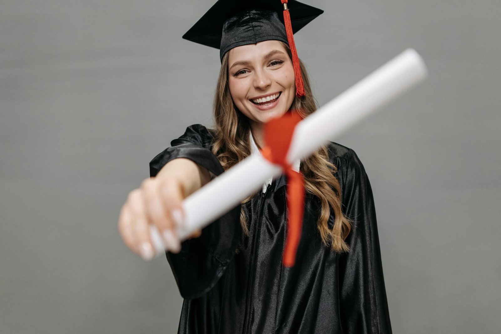 Faculdade EAD Vale a Pena em 2026? O Comparativo Definitivo com o Ensino Presencial