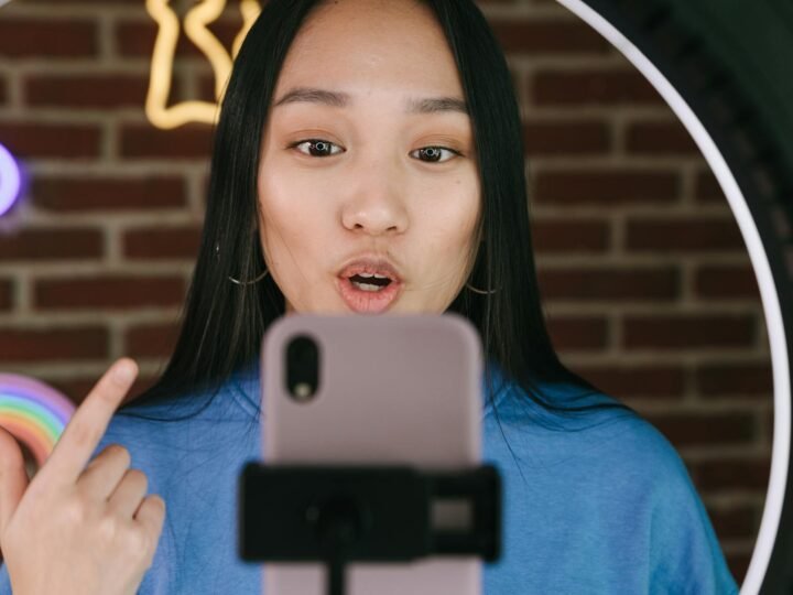 Marketing de Influência: Guia Definitivo para Entender e Contratar Influencers Estrategicamente
