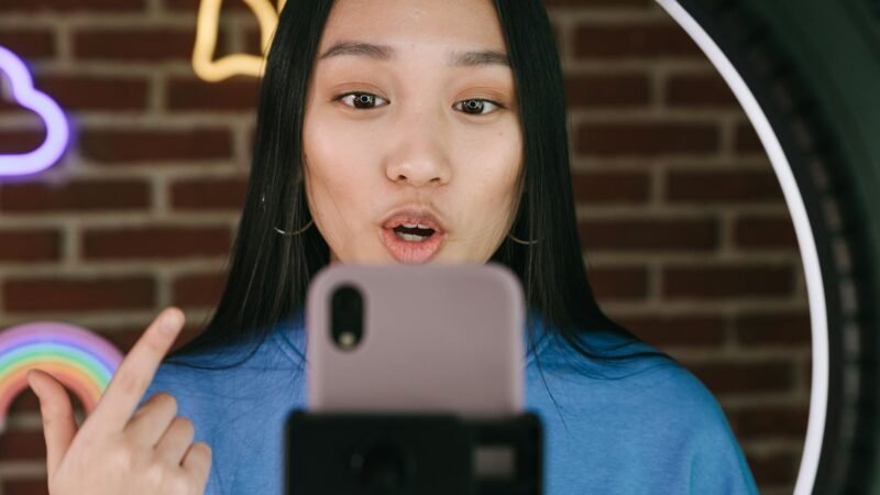 Marketing de Influência: Guia Definitivo para Entender e Contratar Influencers Estrategicamente