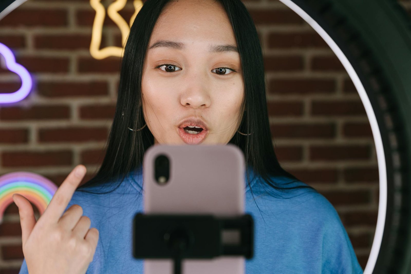 Marketing de Influência: Guia Definitivo para Entender e Contratar Influencers Estrategicamente