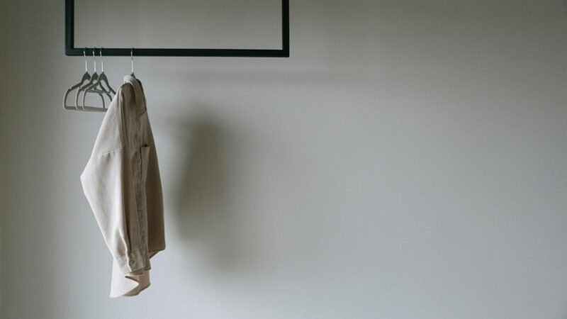 Minimalismo na Prática: Adote o Estilo de Vida com Menos e Conquiste Mais Felicidade