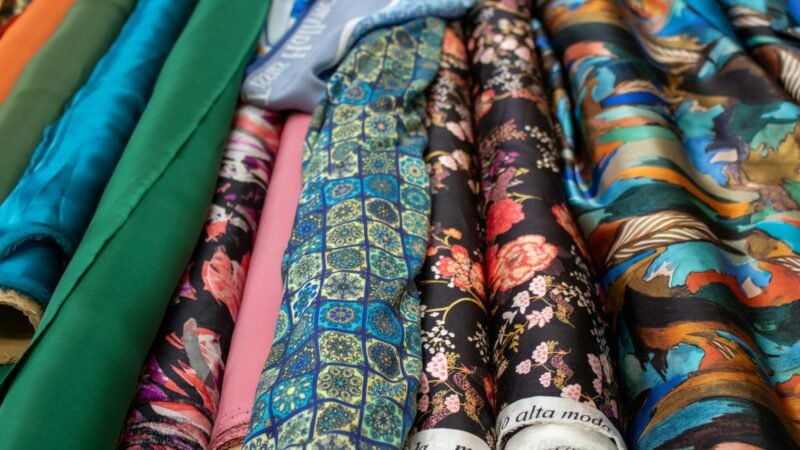 Moda Sustentável: O Guia Definitivo para Comprar Roupas de Forma Consciente e Inteligente