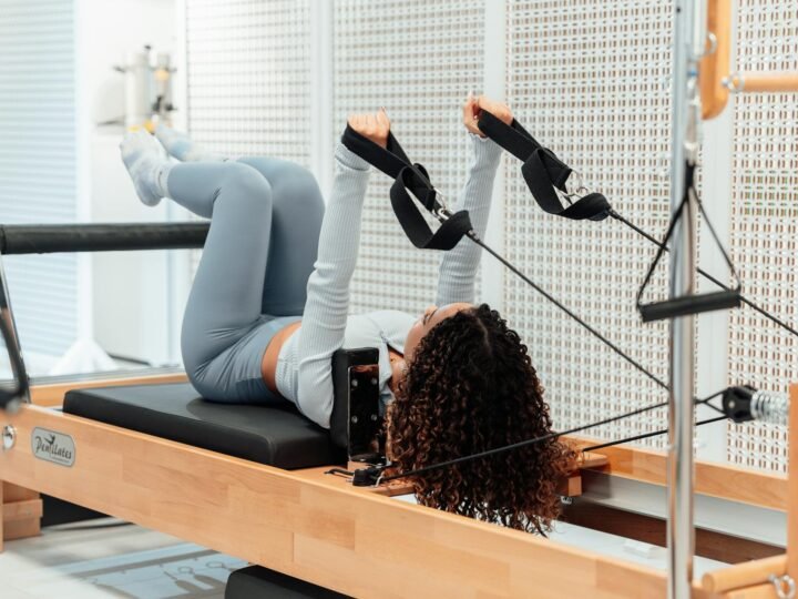 Pilates para Iniciantes: Guia Definitivo de Benefícios e Seus Primeiros Exercícios Essenciais