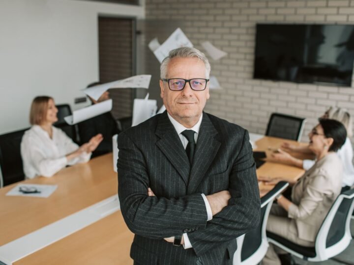 Liderança corporativa: 9 práticas que destaca bons gestores!
