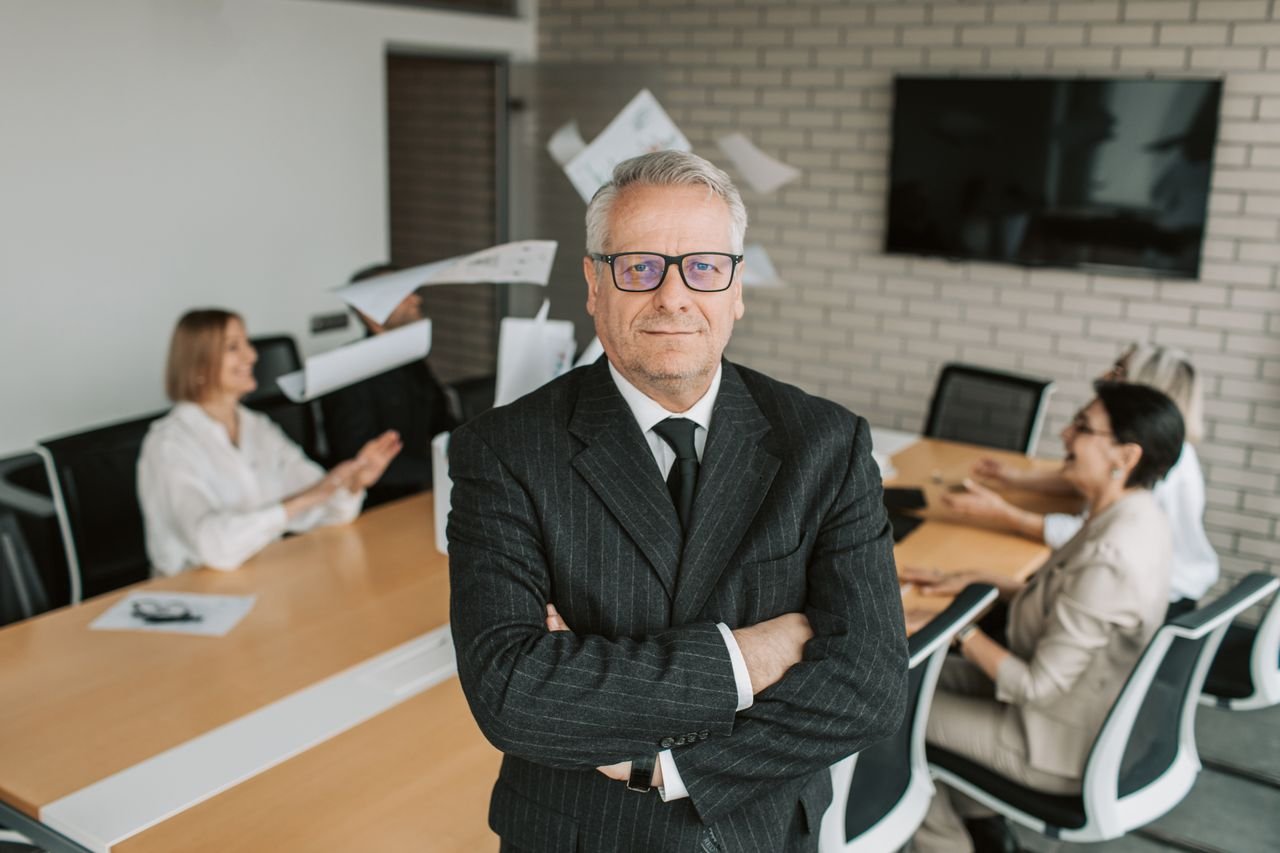 Liderança corporativa: 9 práticas que destaca bons gestores!